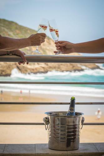 Hostal Waves Of Grace Seafront Villa