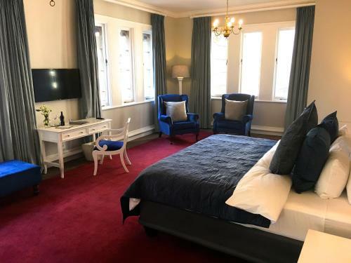 Hotel Rand Club Suites