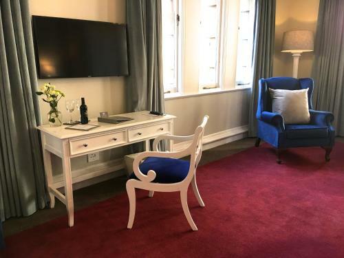 Hotel Rand Club Suites