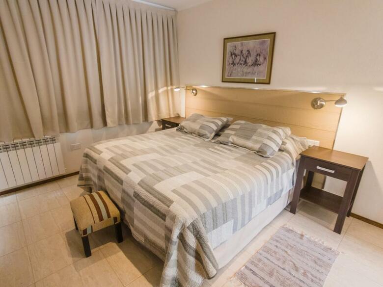 Aparthotel Apart De La Plaza