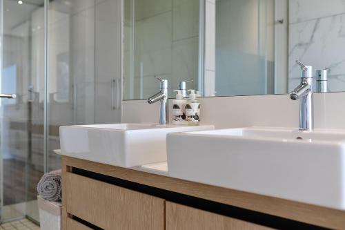 Apartamento Embassy Towers 806