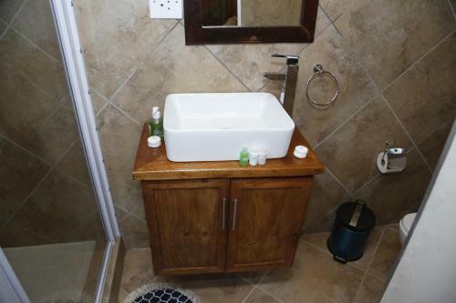 Hostal Travetel Or Tambo Airport