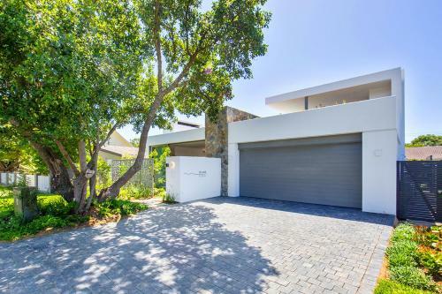 Villa Island Retreat
