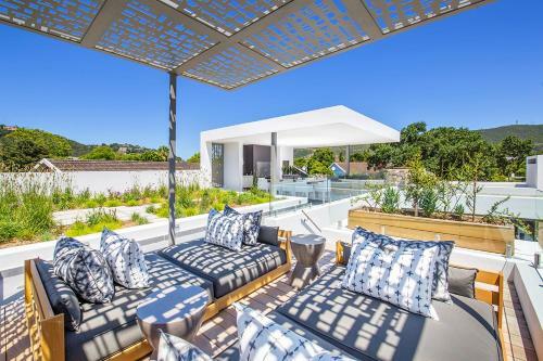 Villa Island Retreat