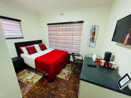 Hostal Aha Airport Accommodation