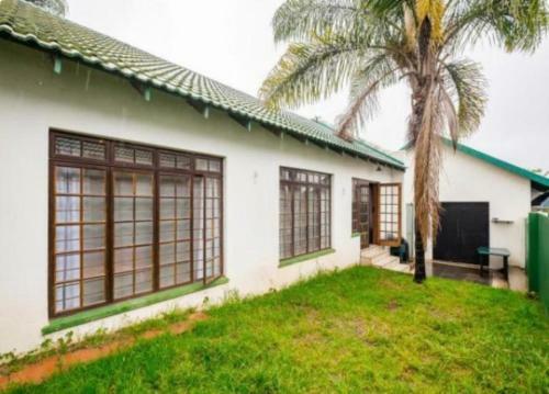 Impeccable 3-bed House In Krugersdorp
