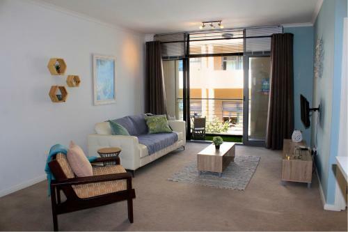 Mui Melrose Apartments