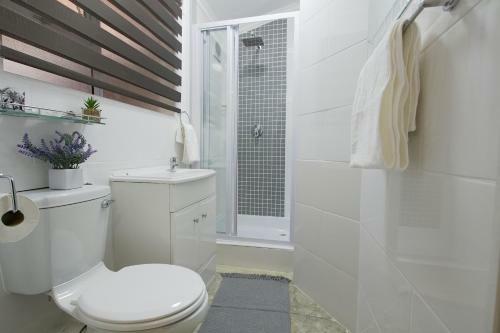 Hostal Royal Palms Guest House