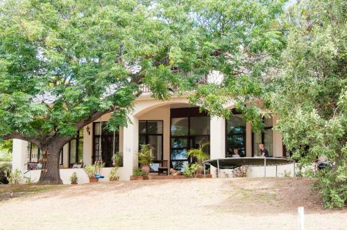 Albergue Riverfront Homestay