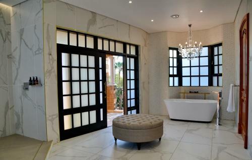 Apogee Boutique Hotel & Spa