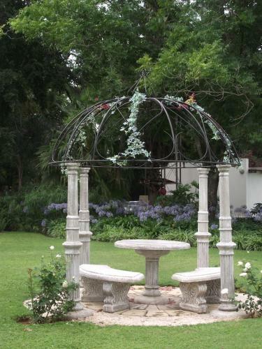Waterglen Guest Lodge