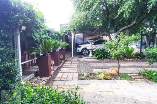 Hostal Snooze-a-lot Guesthouse