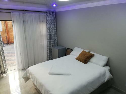 Hostal Martyrs Guest House Palace