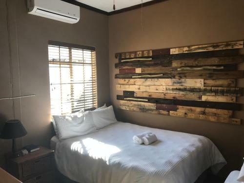 Hostal Simoni Guest House