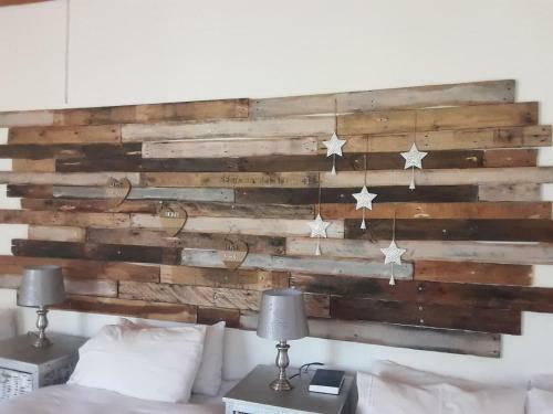 Hostal Simoni Guest House