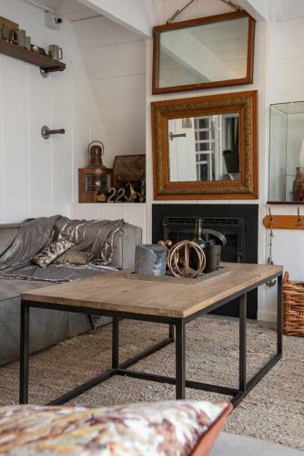 Hostal Salt Boutique Guesthouse