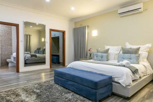 3 Bedrooms Exclusive Villa In Mass Media