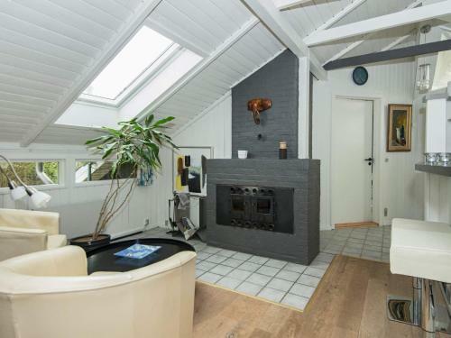 Three-bedroom Holiday Home In Oksb�l 37