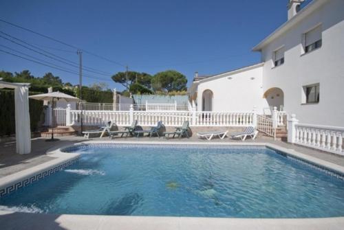 Montbarbat Villa Sleeps 8 Pool Wifi