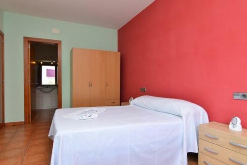 Montbarbat Villa Sleeps 8 Pool