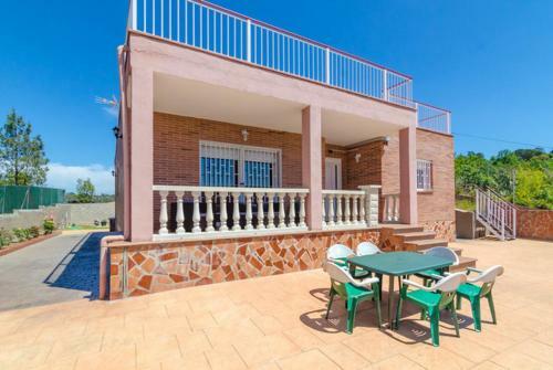 Montbarbat Villa Sleeps 8 Pool