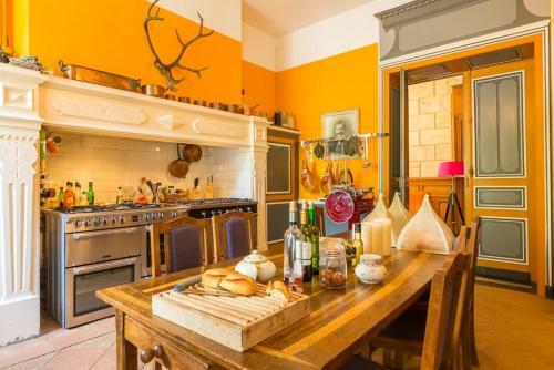 Montjoi Chateau Sleeps 26 Pool Wifi