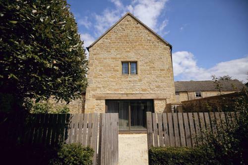 Temple Guiting Chateau Sleeps 30 Air Con Wifi