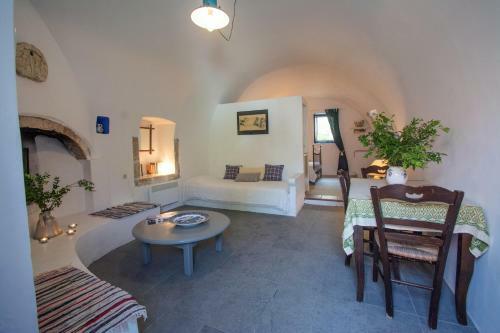 Hostal Guest House Pitsinades