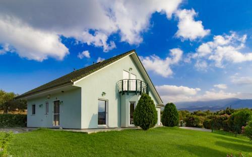 Villa Antzela With Pool