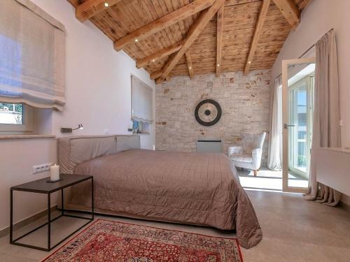 Luxurious Child-friendly Villa With Jacuzzi In Tar