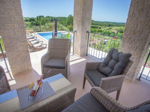 Luxurious Villa In Vizinada With Swimming Pool