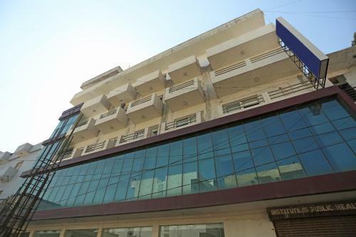 Oyo 11340 Hotel Lakshmi Palace