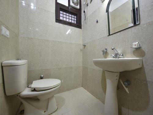 Hostal Oyo 10753 Hotel Triund Regency