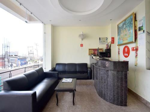 Hostal Oyo 10753 Hotel Triund Regency