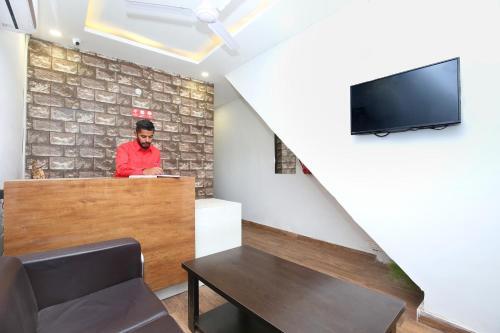 Oyo 24778 Hotel 24