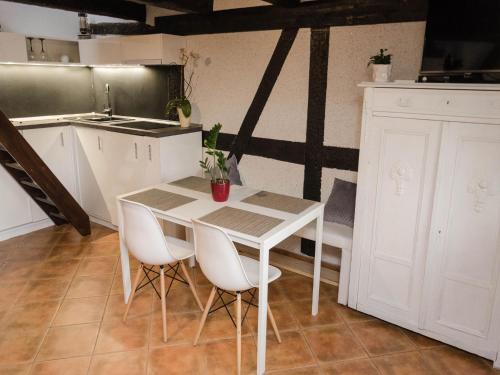 A Comfortable East Apartment