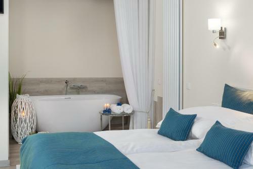 Elegante Apartments - Adults Only