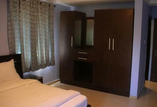 Hotel El-al Court