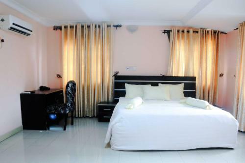 Hotel El-al Court