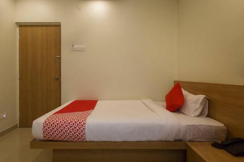 Oyo 11566 Shree Swami Apartment