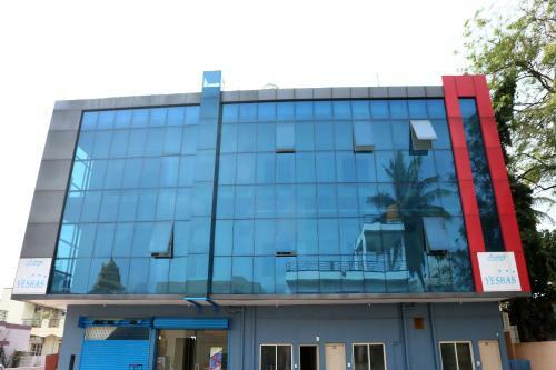 Hotel Oyo 24210 Yashas Residency