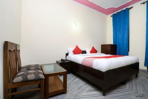 Oyo 26753 Hotel Rooftop Castle