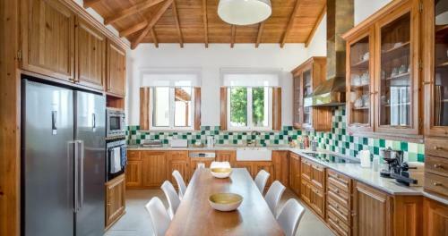 Malhadais Villa Sleeps 14 Pool Air Con Wifi