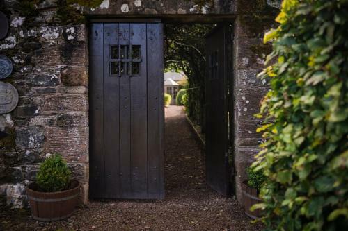 Bowhill Chateau Sleeps 10 Wifi