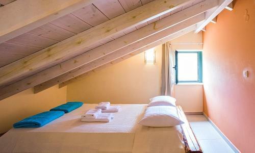 Cretan View Villa With Heated Swimming Pool
