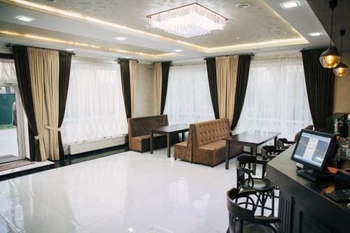 Hotel ??????