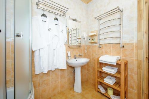 Relax Hotel Azau Star