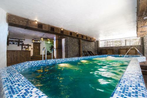 Relax Hotel Azau Star