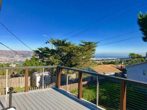 Modern San Bruno House With Bay Views