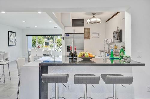 Apartamento Elegant House With Pool & Tropical Backyard